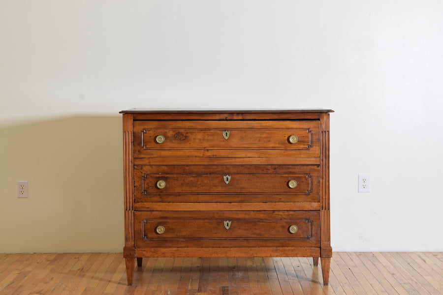 3-Drawer Commode in Carved Walnut