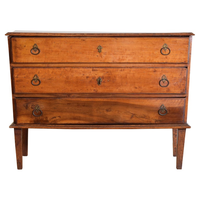 Walnut 3-Drawer Tapered Commode