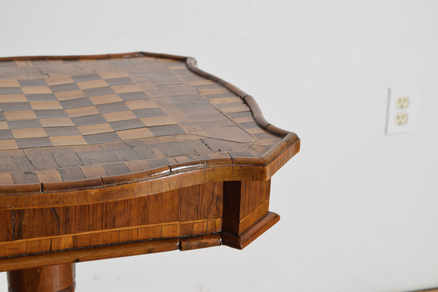 Walnut amd Inlaid 1-Drawer Games Table