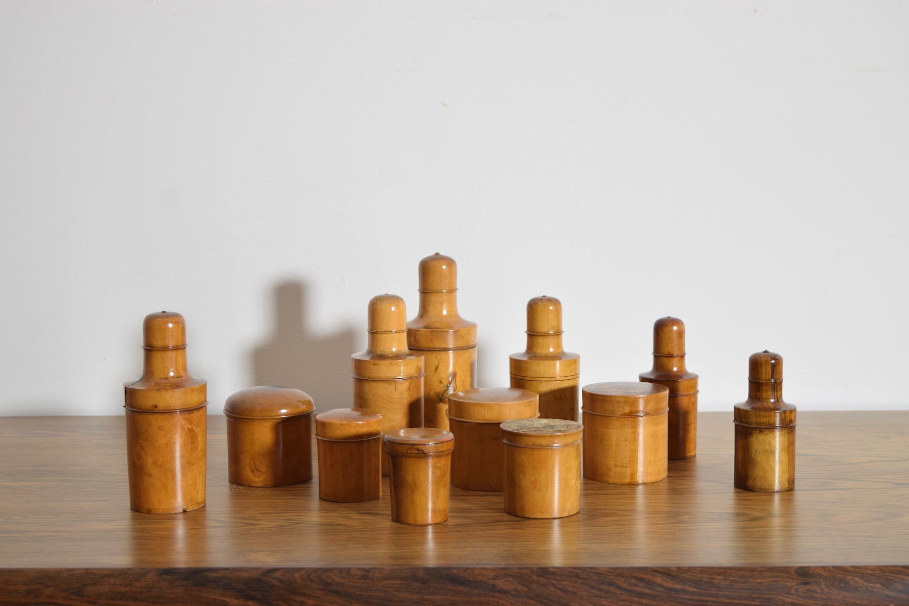 Collection of 12 Camphor Wood Cosmetic Containers – ROBUCK