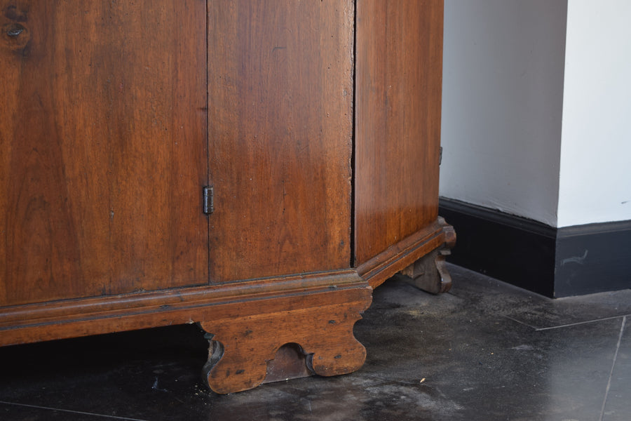 Light Walnut Scantonata Credenza