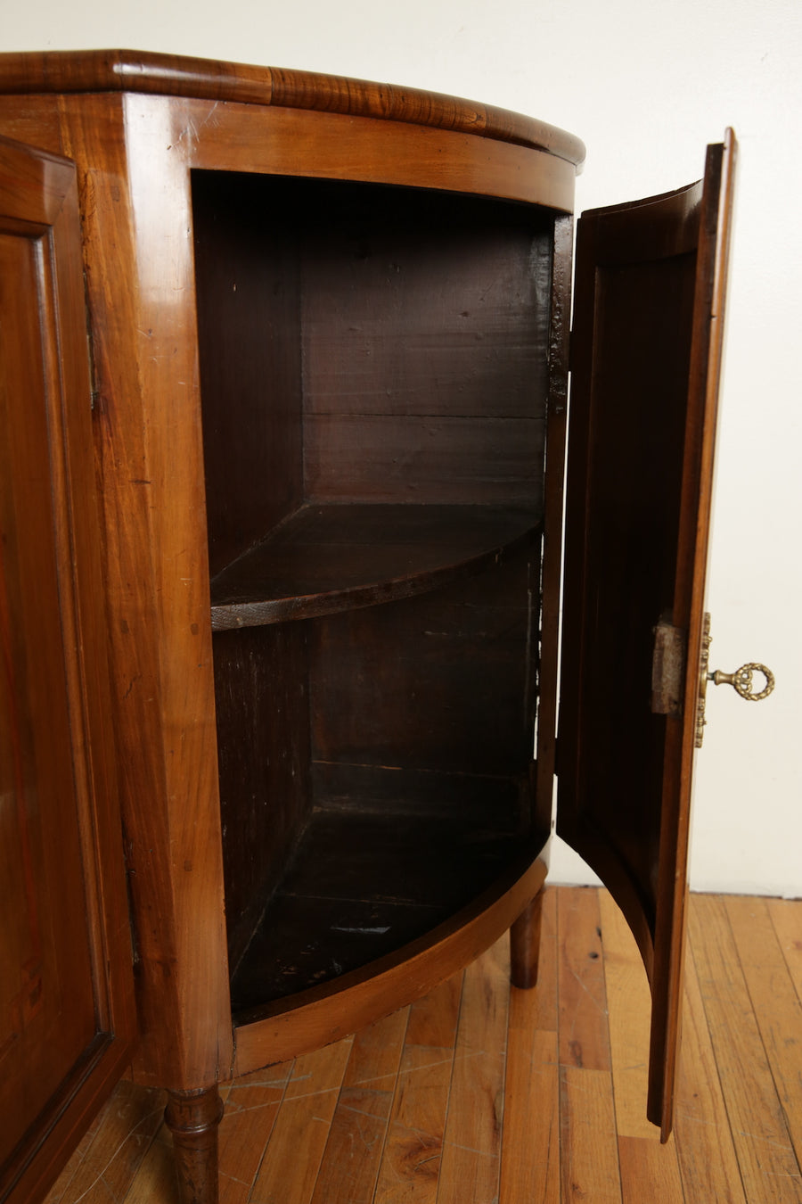 Walnut and Inlaid 4-Door Sagomata Credenza