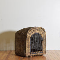 Wicker store dog kennel
